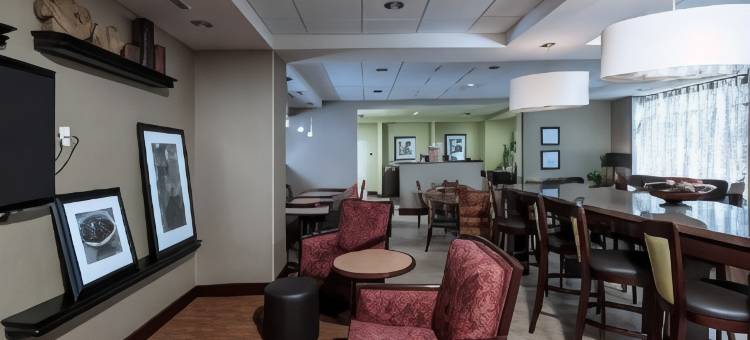 希尔顿欢朋酒店-巴斯布伦瑞克区(Hampton Inn Bath (Brunswick Area))图片