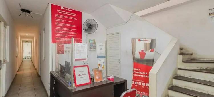 红多兹酒店-近泗水卡扎购物中心(RedDoorz Near Kaza Mall Surabaya)图片