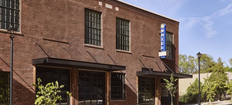 The Radical Asheville, Tapestry Collection by Hilton图片