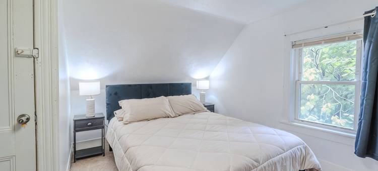 Cozy 4BR Home by Tufts w/ Subway Access to Downtown, MIT, Harvard + Free Parking图片