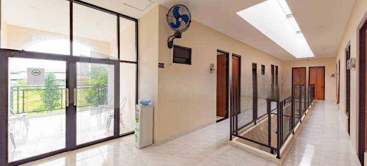 Zumo Home Tegal Mitra RedDoorz图片