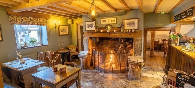 南哈丁白鹿旅馆(The White Hart, South Harting)图片