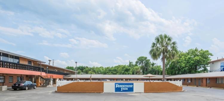 温特黑文湖泊群罗德威套房旅馆(Rodeway Inn & Suites Winter Haven Chain of Lakes)图片