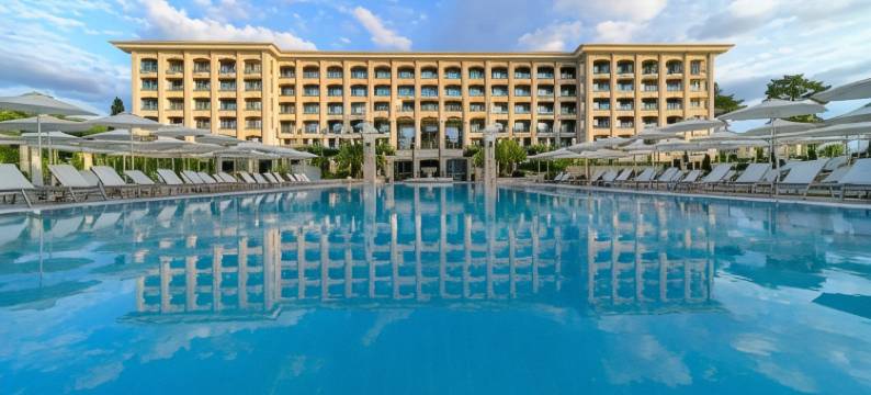 阿斯特花园酒店(Astor Garden Hotel)图片