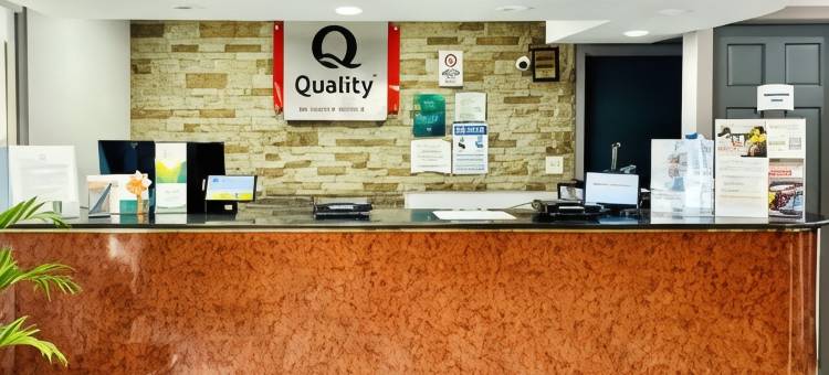 雷纳姆汤顿凯艺酒店(Quality Inn Raynham - Taunton)图片