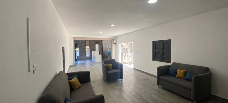 OYO圣米格尔别墅酒店(Hotel Villas de San Miguel Media Luna)图片