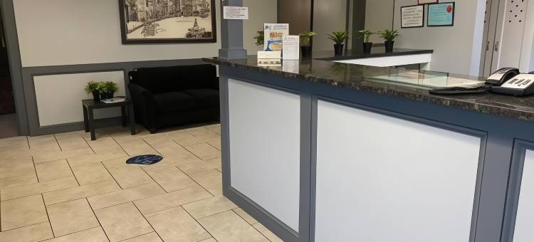 布卢明顿速8酒店(Super 8 by Wyndham Bloomington)图片