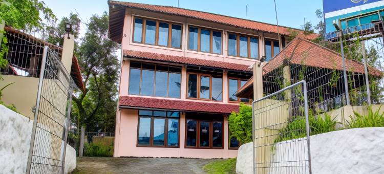 OYO 93528 Zidan 21宾馆(OYO 93528 Guest House Zidan 21)图片