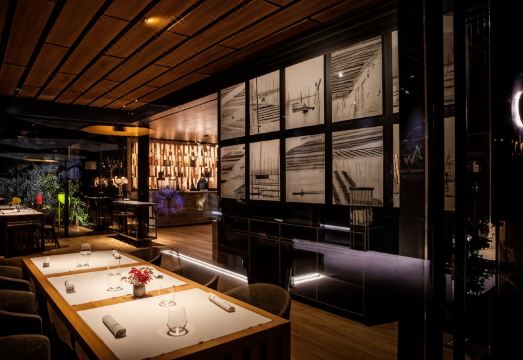 Palatial SuitesHotel Overview