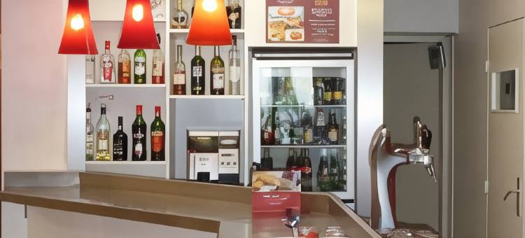 里昂东倍诺斯 A42 宜必思酒店(ibis Lyon Est Beynost A42)图片