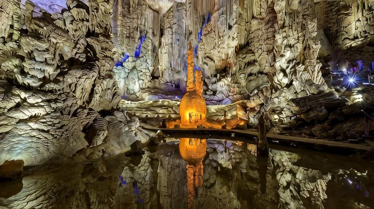 6D5N · Group Tours · Guizhou: Huangguoshu Waterfall + Zhijin Cave + Wanfenglin Scenic Area + Xingyi
