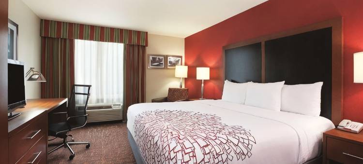威廉斯堡历史区拉昆塔温德姆套房酒店(La Quinta Inn & Suites by Wyndham Williamsburg Historic Area)图片