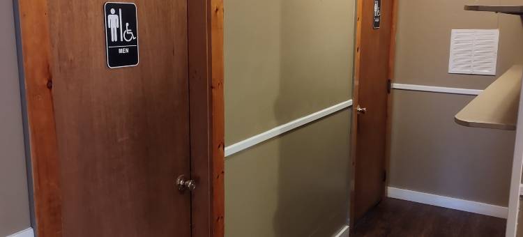 爱酒店圣约翰河 by OYO at 肯特堡 ME(Love Hotels St John River by OYO at Fort Kent ME)图片