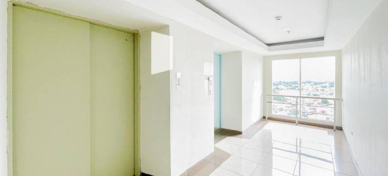 奇普塔特绿湖景公寓-由阿尔法客房管理(RedLiving Apartemen Green Lake View Ciputat - Aurora Rooms)图片
