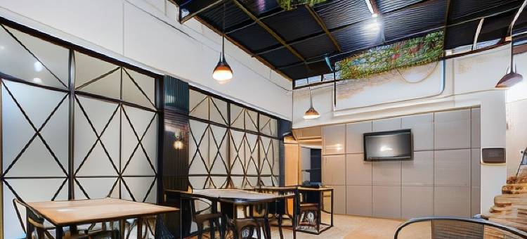 红多兹高级酒店-加兰瑞丹因坦(RedDoorz Plus @ Jalan Raden Intan Lampung)图片