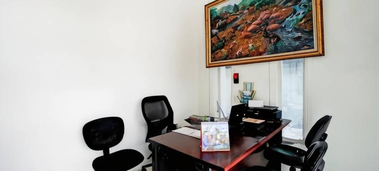 近塔曼巴贡库尔红门酒店(Hotel O Tegalsari Near Tunjungan Plaza)图片
