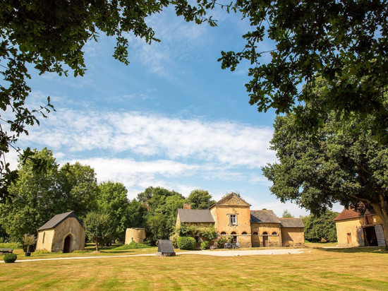 杜宾城堡连锁酒店