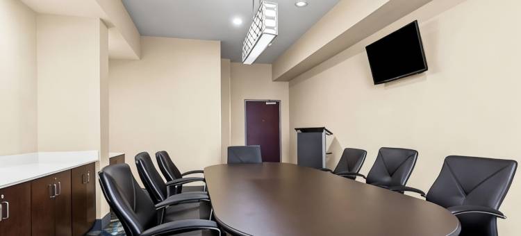 北圣路易机场贝斯特韦斯特普拉斯套房酒店(Best Western St. Louis Airport North Hotel  Suites)图片