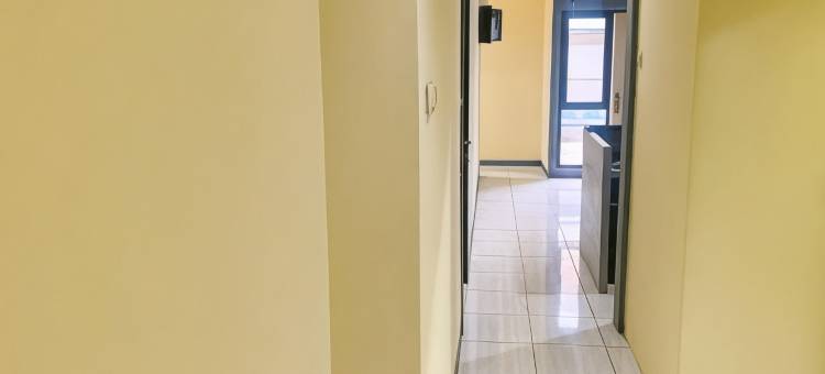 红门饭店 @ 巴拉拉加中心广场(RedDoorz @ Balaraja Centre Plaza)图片