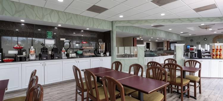 阿尔塔蒙特斯普林斯近 I-4 温德姆华美达酒店(Ramada by Wyndham Altamonte Springs Near I-4)图片