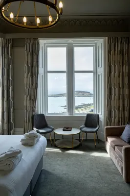Corran House Guest House - Homestays