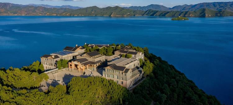 泸沽湖银湖岛大酒店图片