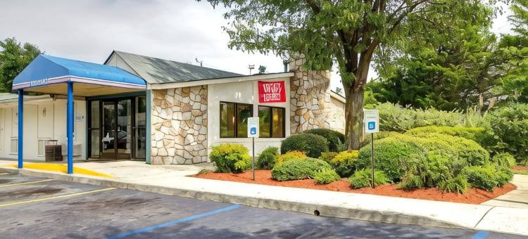 伯灵顿骑士酒店(Knights Inn Burlington, NC)图片