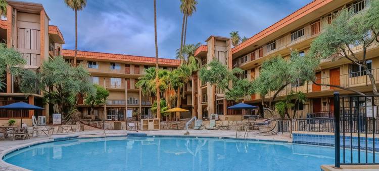 24街凤凰城机场希尔顿合博套房酒店(Motel 6 Phoenix, AZ – Sky Harbor)图片