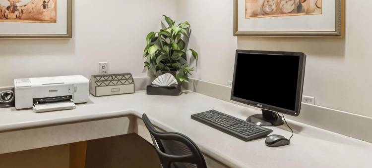 塔尔萨市区西部康福特茵酒店(Quality Inn Tulsa-Downtown West)图片