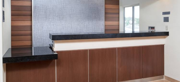 昆西万枫酒店及套房(Fairfield Inn & Suites Quincy)图片