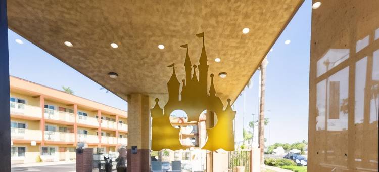 阿纳海姆迪士尼乐园大道速 8 酒店(Super 8 by Wyndham Anaheim/Disneyland Drive)图片