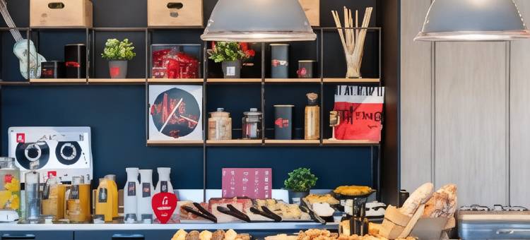 宜必思巴塞罗那维拉德塞斯机场酒店(Ibis Barcelona Aeropuerto Viladecans)图片