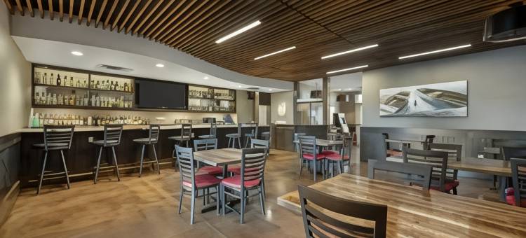 贝斯特韦斯特优质湖景酒店(Best Western Plus Lakeview Hotel)图片