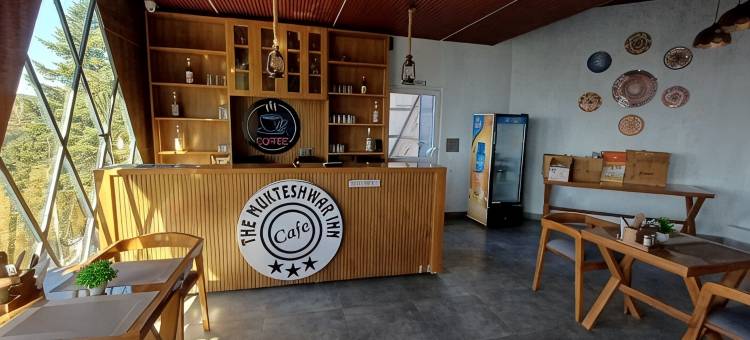 穆克特什瓦尔客栈屋顶咖啡馆(The Mukteshwar Inn Rooftop Cafe by sam valley)图片