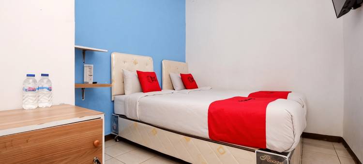 三宝垄老城红多兹家庭旅馆(RedDoorz Near Kota Lama Semarang)图片