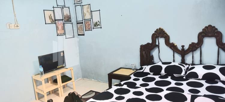 卢马姜红多兹樊塔民宿(RedDoorz @ Fanta Homestay Lumajang)图片