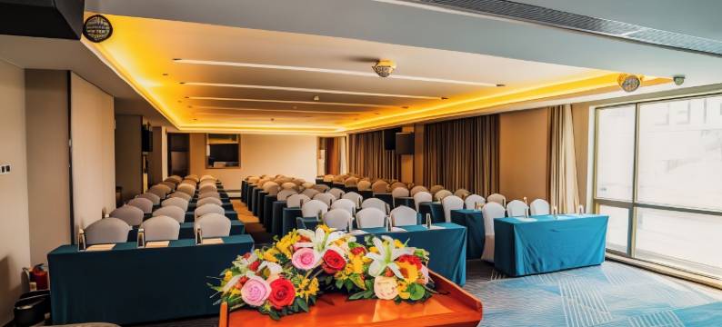 深圳凯雷斯顿酒店(红木古镇红花山地铁站店)图片