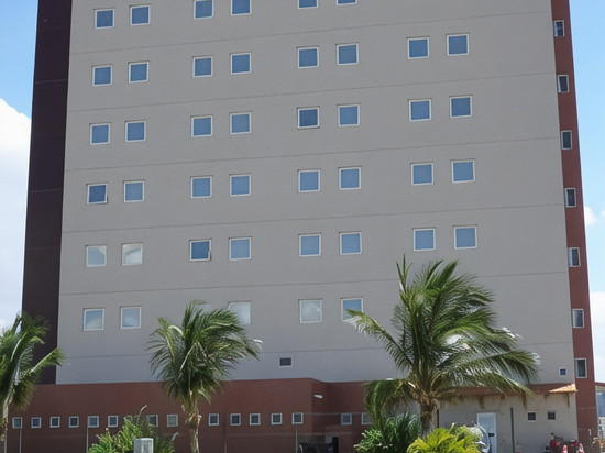 宜必思彼得罗利纳酒店