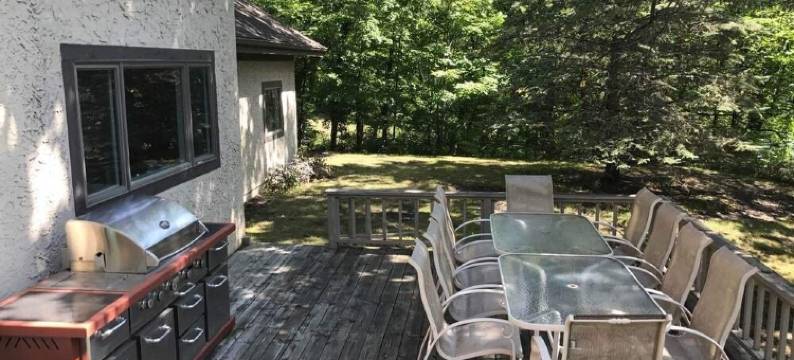 Silent Lake - Peaceful Fall Tree Color Destination Luxury Vacations Autumn 2026图片