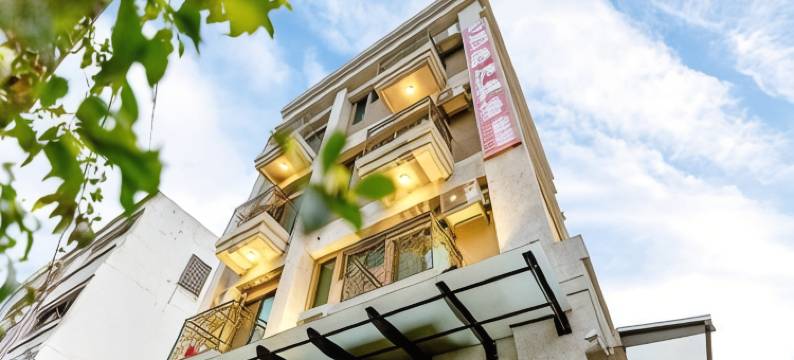 幸福加油站電梯民宿图片