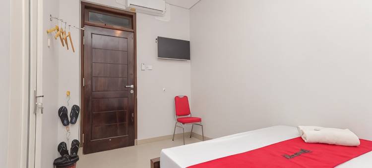 诗都阿佐红多兹酒店(RedDoorz @ Gedangan Sidoarjo)图片