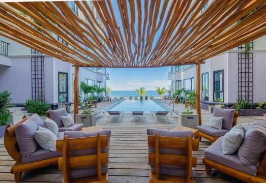 Diamante Beachfront Suites 钻石海滨套房(Diamante Beachfront Suites) Hotel Overview