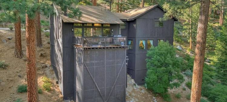 Idyllic Incline Village Close to Lake Tahoe图片
