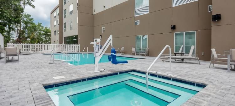 智选假日套房酒店-西墨尔本(Holiday Inn Express & Suites West Melbourne)图片