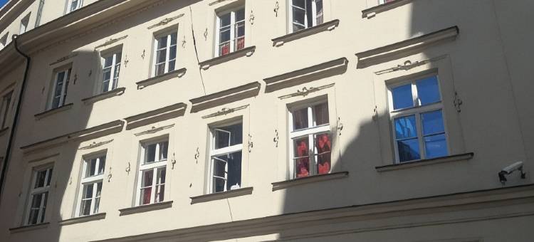 布拉格查理大桥安心居酒店(Safestay Prague Charles Bridge)图片