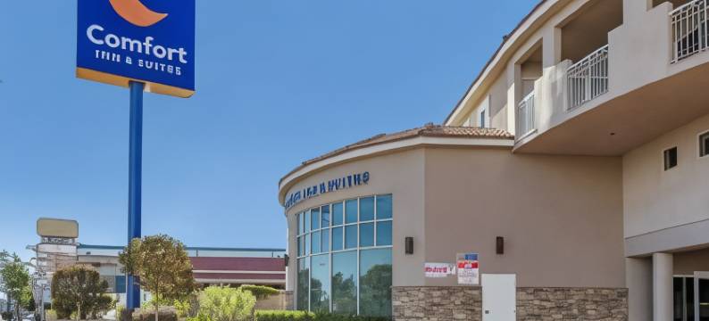好莱坞伯班克近环球舒适套房酒店(Comfort Inn & Suites Near Universal - N Hollywood - Burbank)图片
