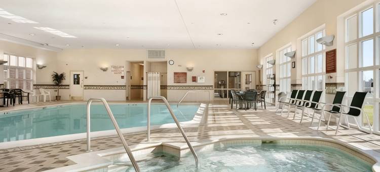 普罗维登斯/沃里克机场欢朋酒店及套房(Hampton Inn & Suites Providence/Warwick-Airport)图片