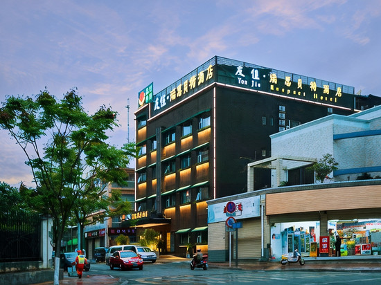 友佳瑞思贝特酒店(彭州市政府牡丹大道店)