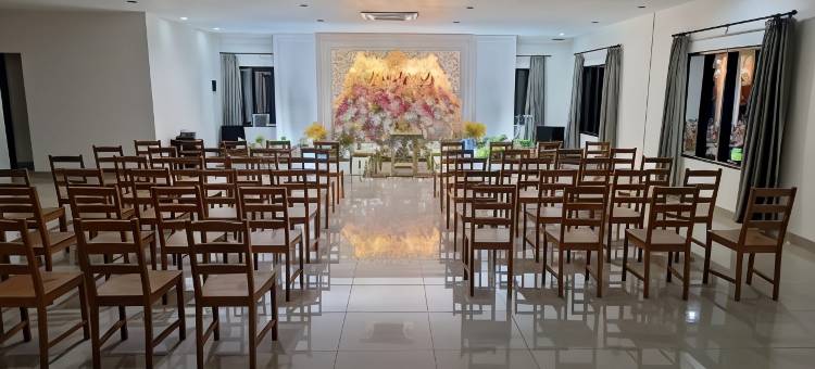 Two Rich Hotel & Sport Center图片