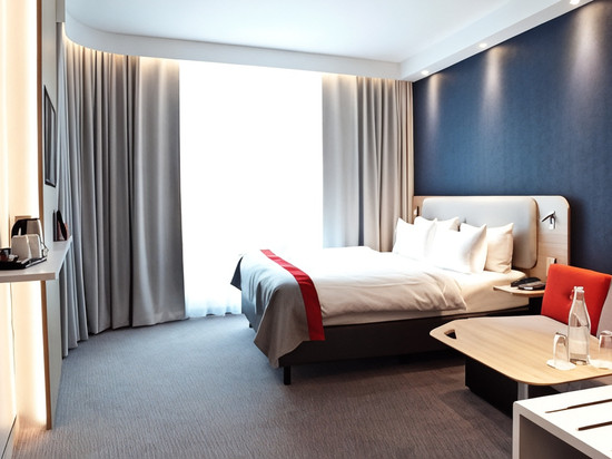 凯撒斯劳滕智选假日酒店